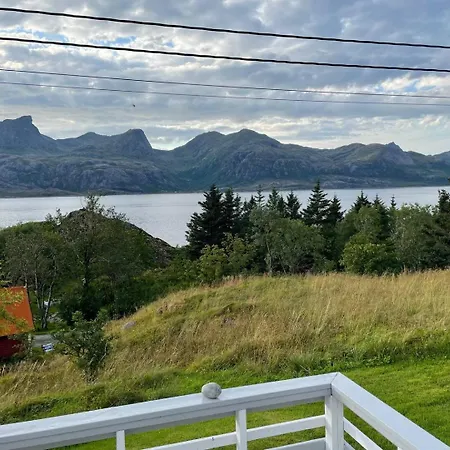 Vettinghytta, Close To The Sea With Amazing View. * Gravdal (Vestvagoy)
